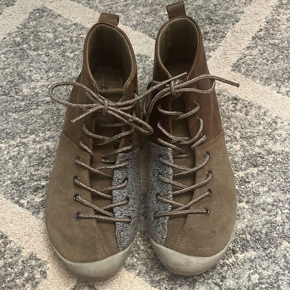 Keen East Side Leather bootie